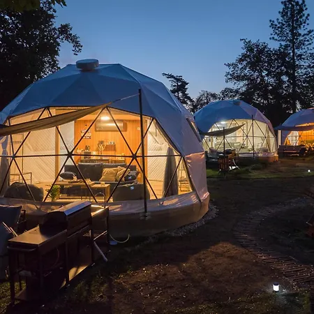 Glamping *