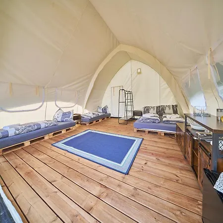 Glamping